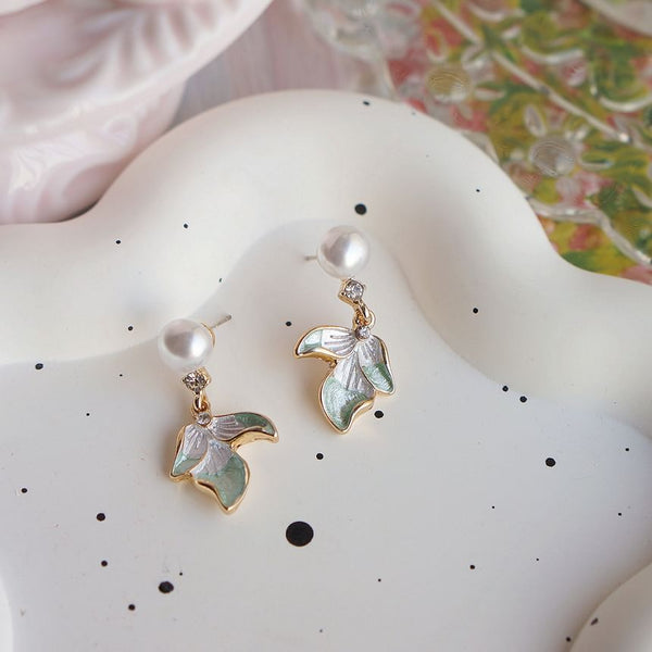 Clip-On Faux Pearl Flower Drop Rhinestone / Earring FashionChic