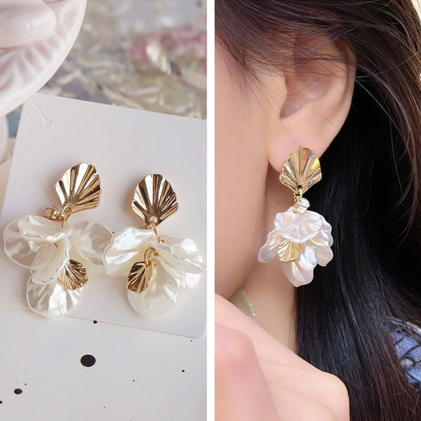 Clip-On Drop / Earring Fringed Shell FashionChic