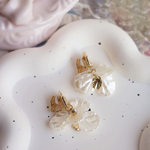 Clip-On Drop / Earring Fringed Shell FashionChic