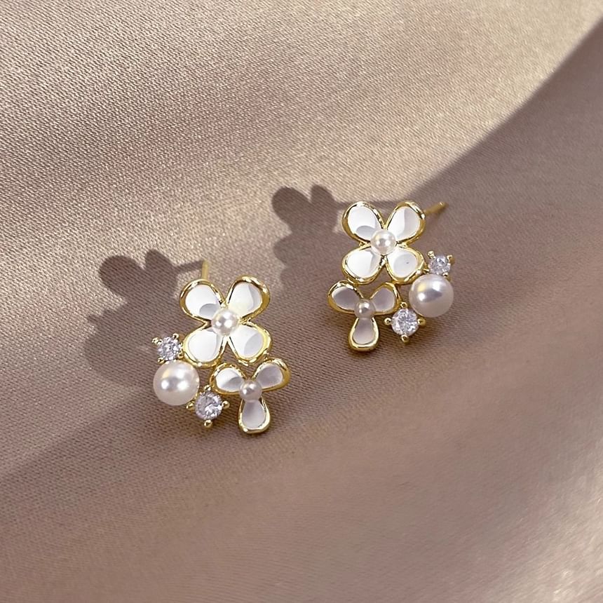 Earring Faux Floral / Ear Cuff Alloy Pearl Stud FashionChic