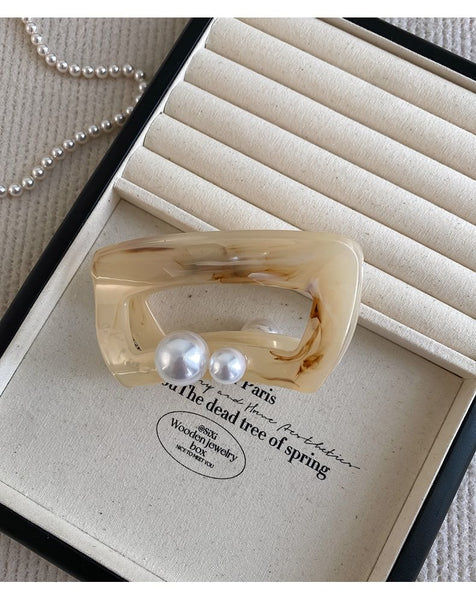 Pearl Claw Hair Acrylic Faux FashionChic