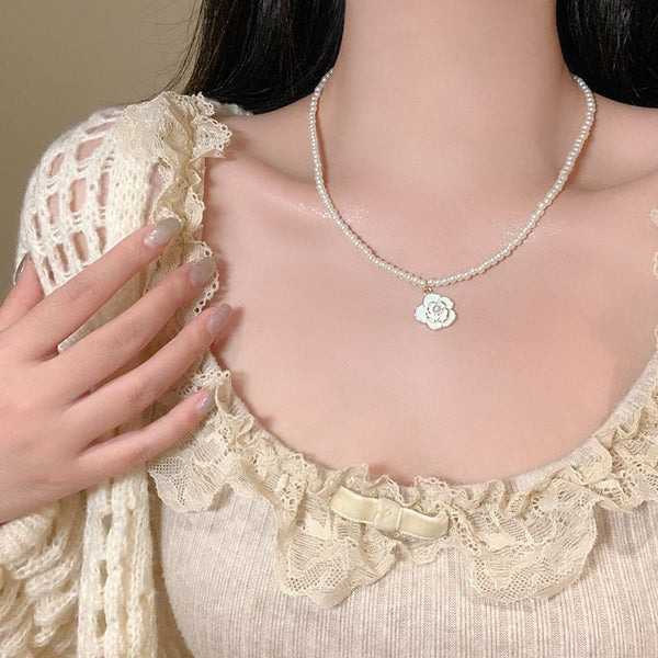 Flower Pendant Necklace FashionChic