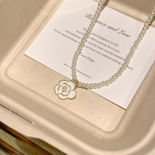 Flower Pendant Necklace FashionChic