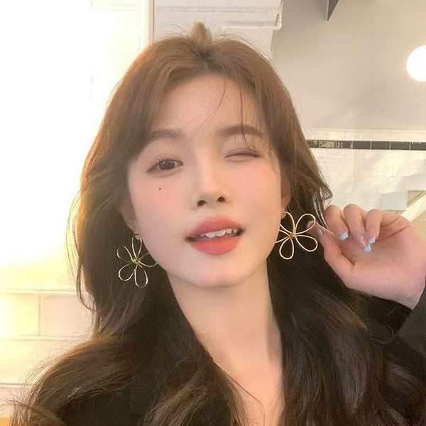 Floral Stud Alloy Earring Wirework FashionChic