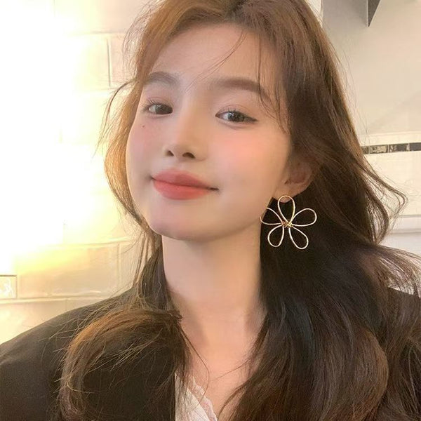 Floral Stud Alloy Earring Wirework FashionChic