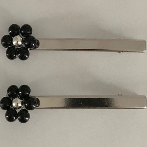 Hair Beaded Flower Set Clip 2: of FashionChic