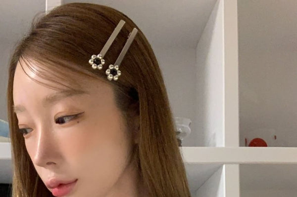 Hair Beaded Flower Set Clip 2: of FashionChic