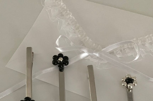 Hair Beaded Flower Set Clip 2: of FashionChic