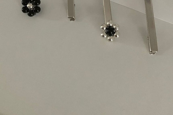 Hair Beaded Flower Set Clip 2: of FashionChic