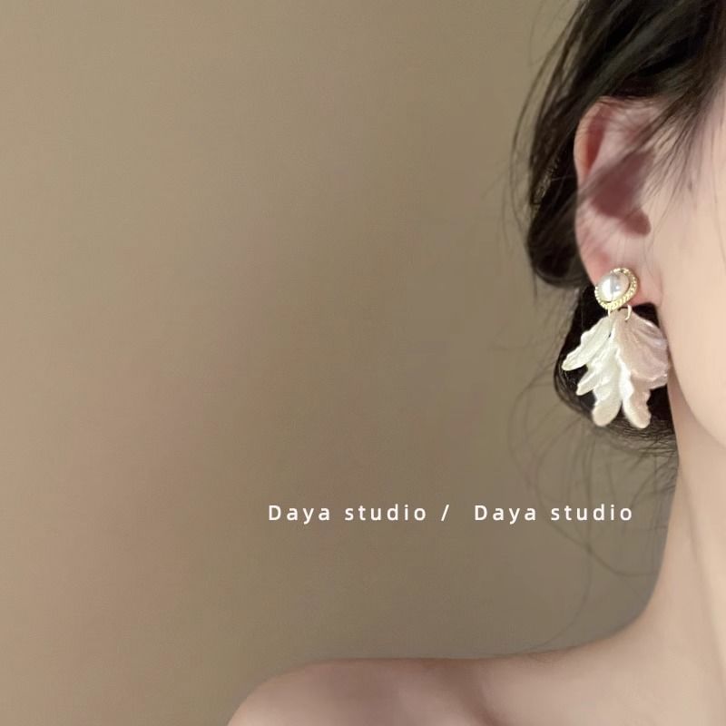 Statement Pearl Faux Alloy Earring Petal FashionChic