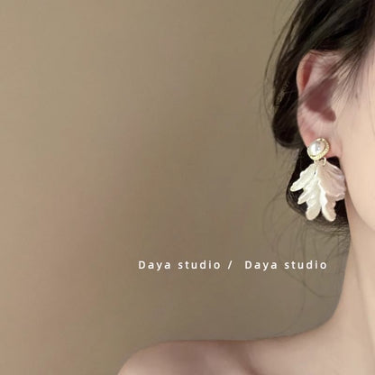 Statement Pearl Faux Alloy Earring Petal FashionChic