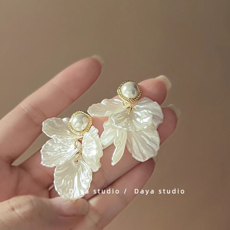 Statement Pearl Faux Alloy Earring Petal FashionChic