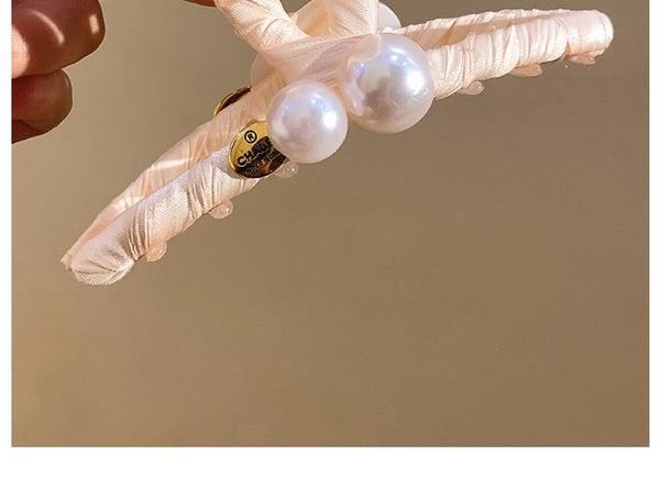 Faux Pearl Claw Hair FashionChic