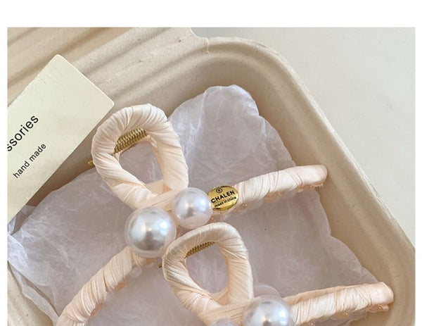 Faux Pearl Claw Hair FashionChic