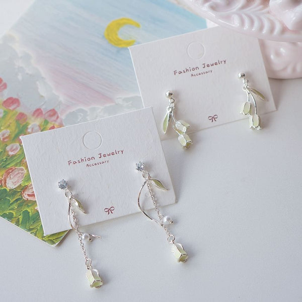 Dangle Tulip Clip / Earring On FashionChic