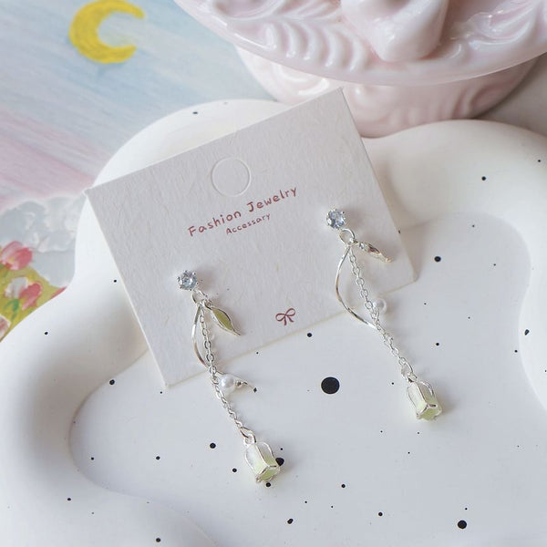 Dangle Tulip Clip / Earring On FashionChic