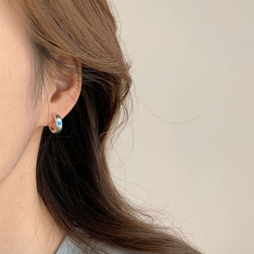Clip-On Hoop Butterfly Earring / FashionChic
