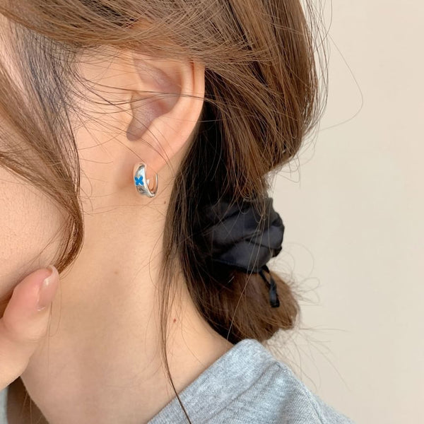 Clip-On Hoop Butterfly Earring / FashionChic