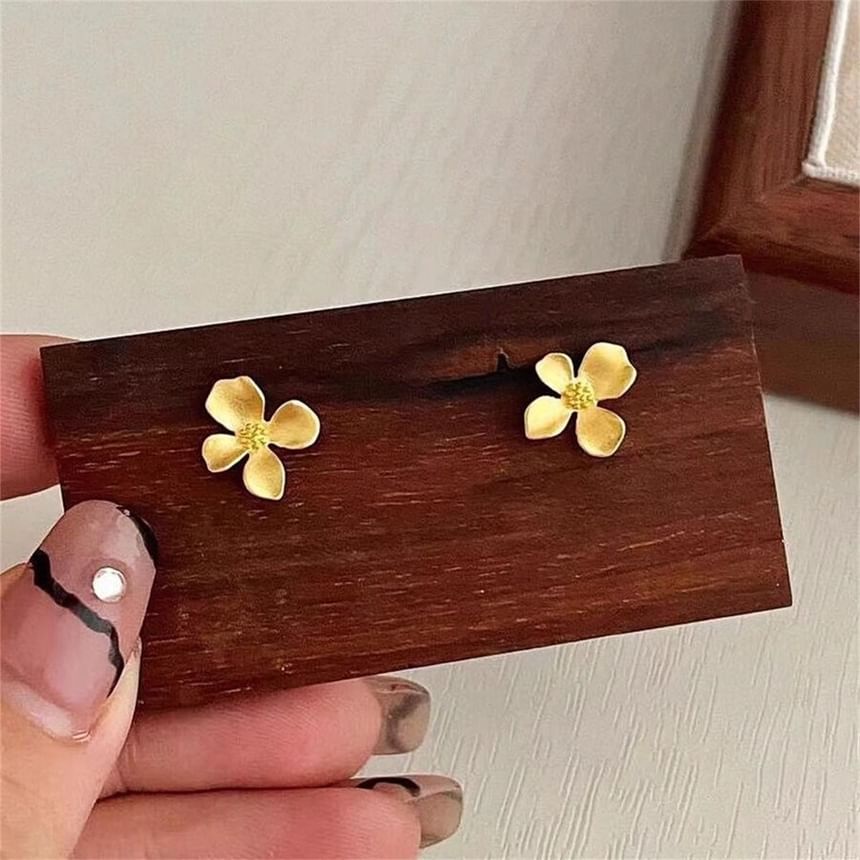 Stud Flower Ear FashionChic