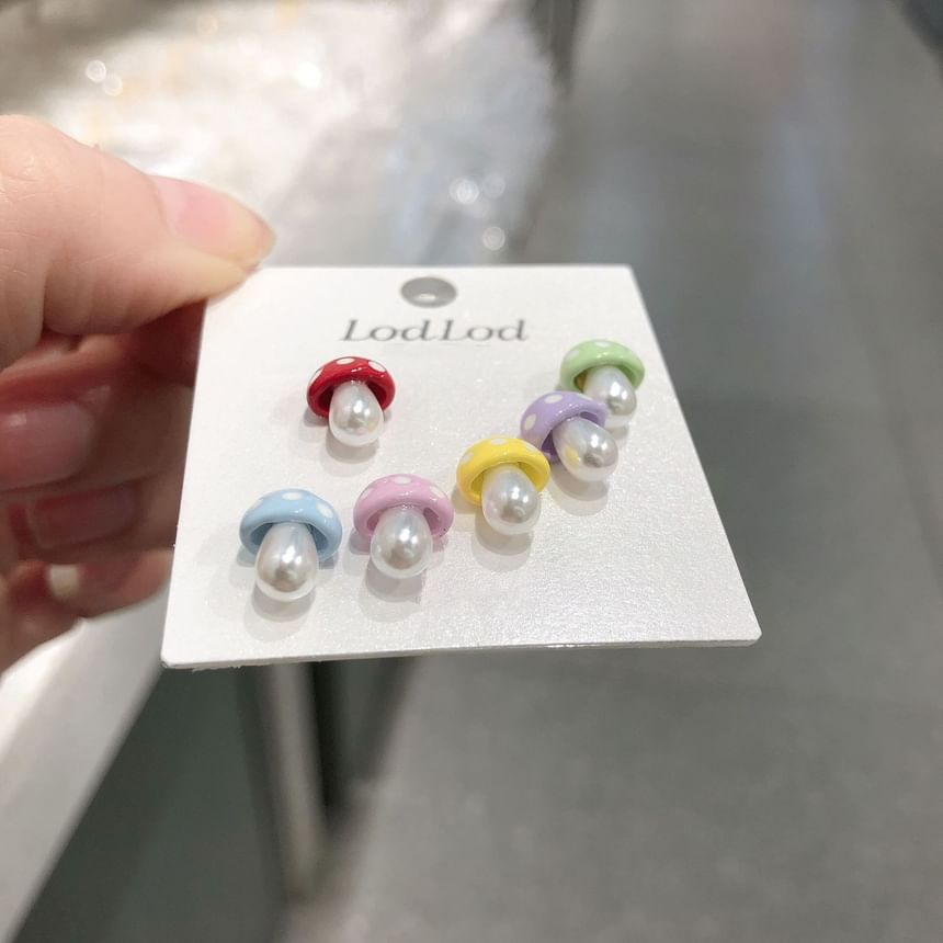 Ear 6: Stud Mushroom Set of FashionChic