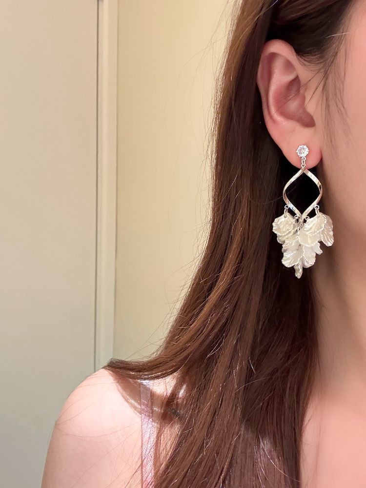 Earring Rhinestone Shell Chandelier FashionChic