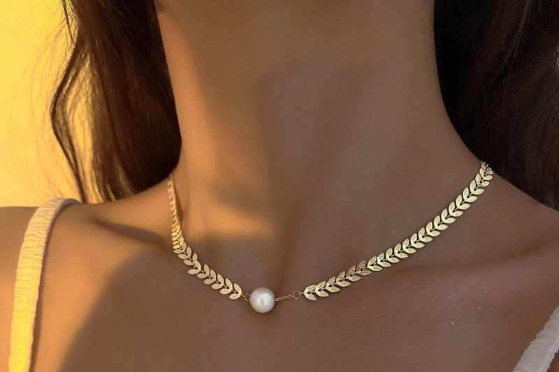 Pearl Faux Choker Leaf FashionChic