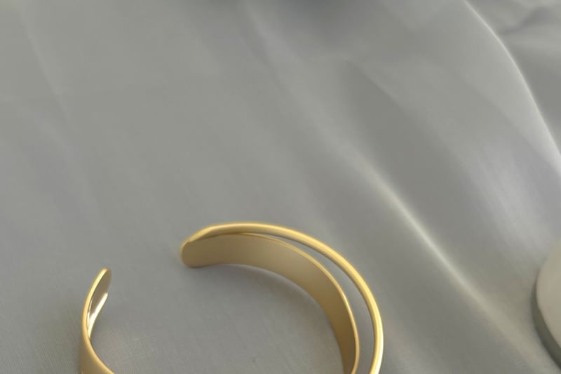 Bangle Cross Plain FashionChic