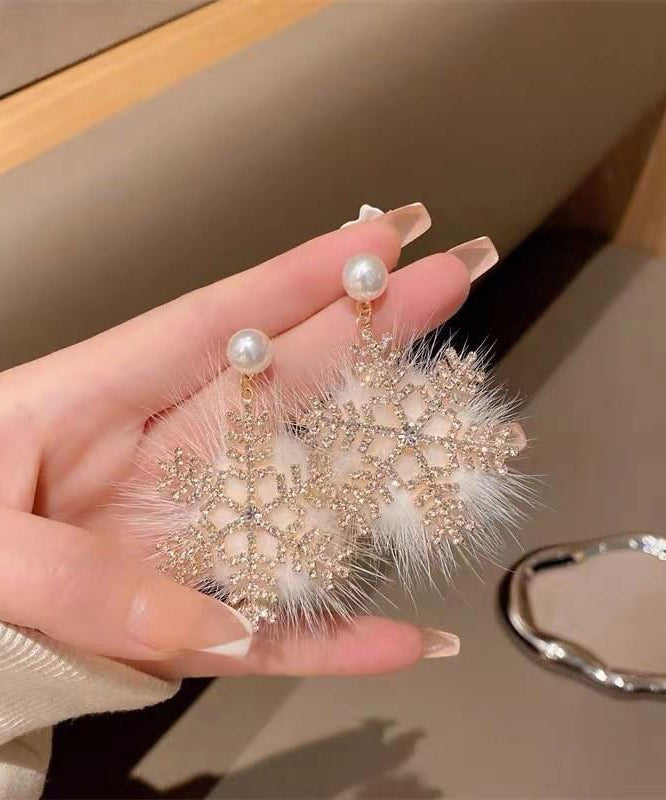 Modern White Copper Alloy Snowflake Fuzzy Fur Fluffy Drop Earrings TS014