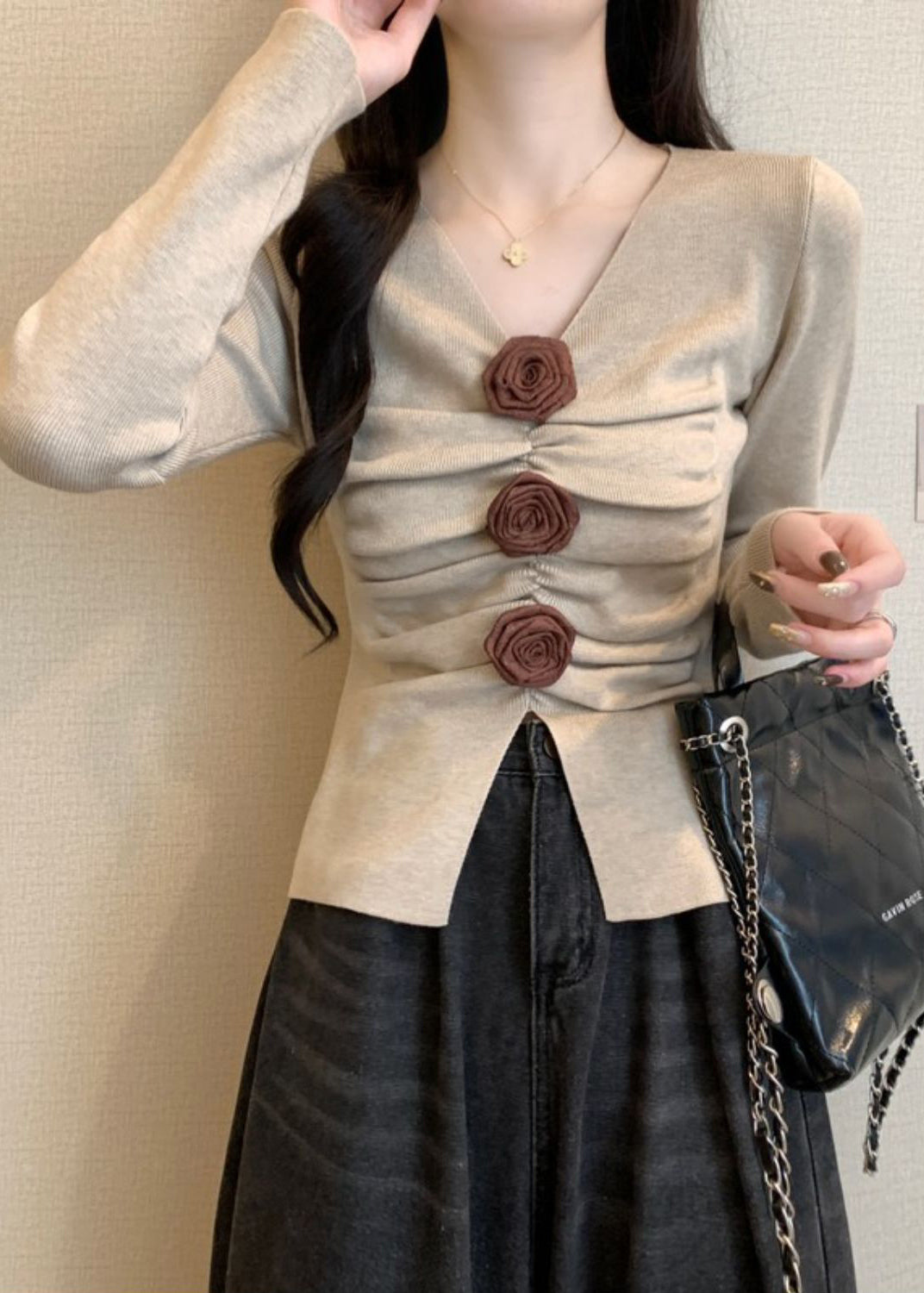 Silm Fit White V Neck Floral Knit Sweater Spring TM030 ABC