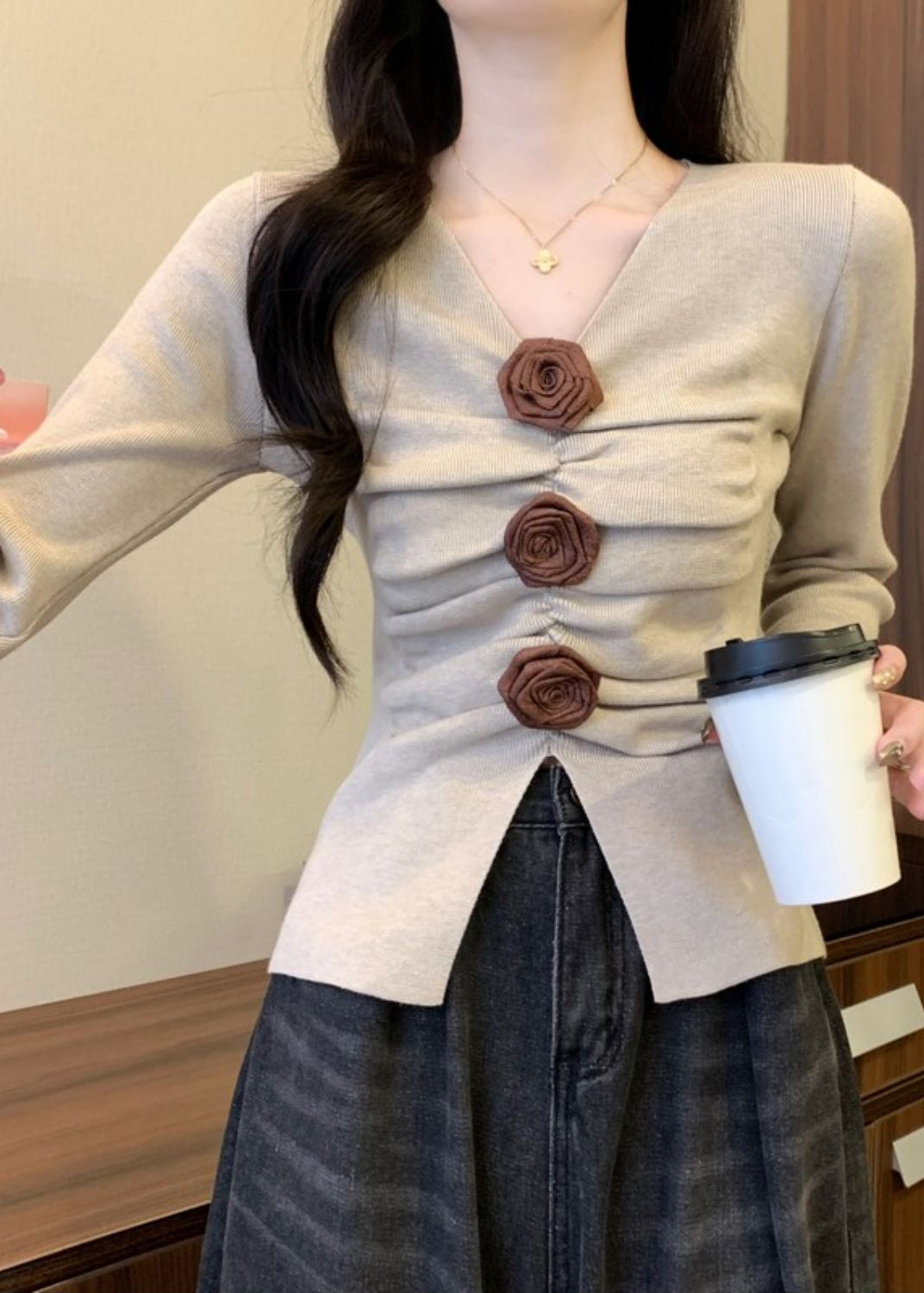 Silm Fit White V Neck Floral Knit Sweater Spring TM030 ABC