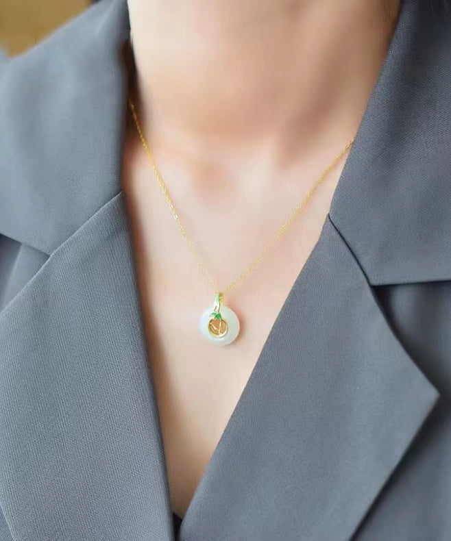 Unique White Hotan Jade Antique Safety Clasp Bone Chain Female Necklaces KX1064 Ada Fashion