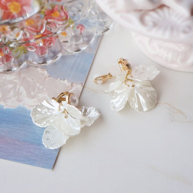 Chandelier Faux Petal Earring Pearl Alloy FashionChic