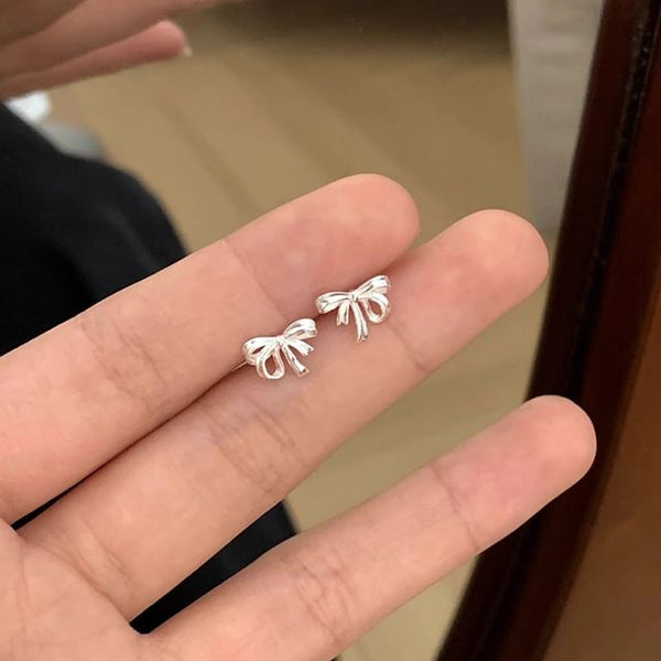 Ear Ribbon Stud FashionChic