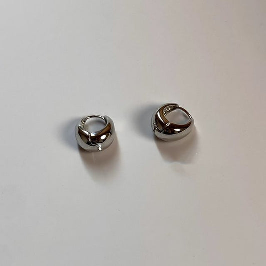 Huggie Earring Metallic FashionChic