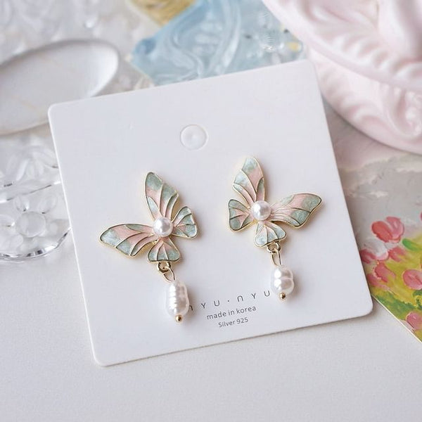 Clip On Earring / Faux Enamel Pearl Drop Butterfly FashionChic
