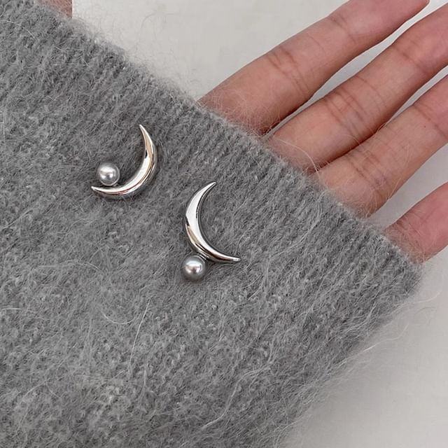 Sterling Silver 925 Crescent Stud Earring Pearl Faux FashionChic