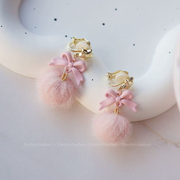 Drop Earring Clip-On Pom / FashionChic