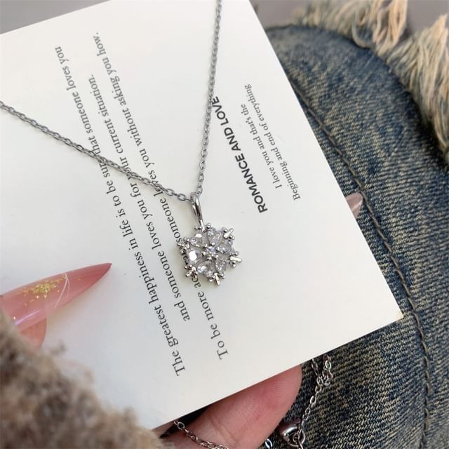 Pendant Rhinestone Necklace Snowflake FashionChic