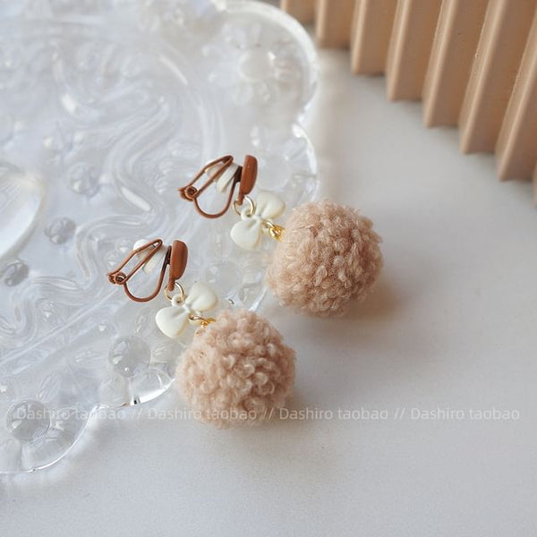 On / Heart Drop Earring Pom Clip FashionChic