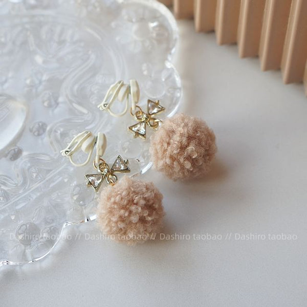 On / Heart Drop Earring Pom Clip FashionChic