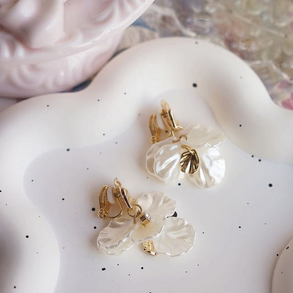 Clip-On Drop / Earring Fringed Shell FashionChic