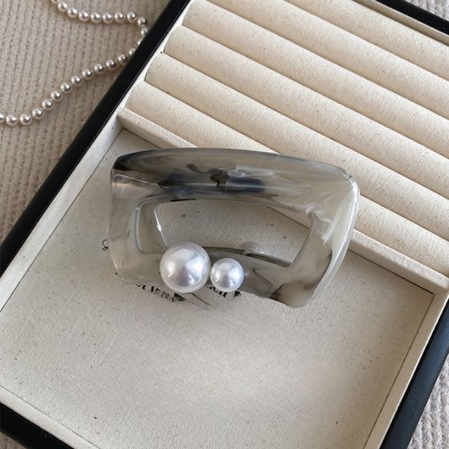 Pearl Claw Hair Acrylic Faux FashionChic