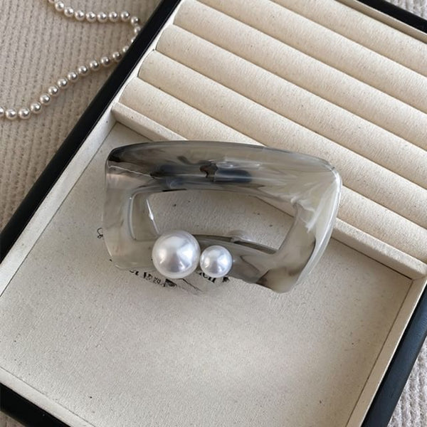 Pearl Claw Hair Acrylic Faux FashionChic