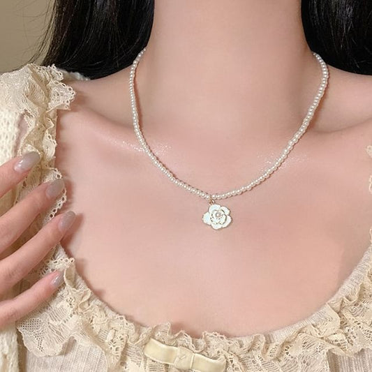 Flower Pendant Necklace FashionChic