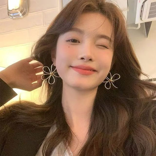 Floral Stud Alloy Earring Wirework FashionChic