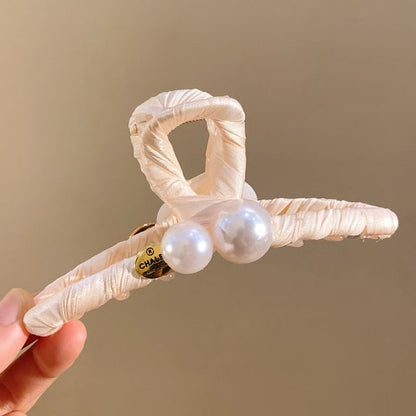 Faux Pearl Claw Hair FashionChic