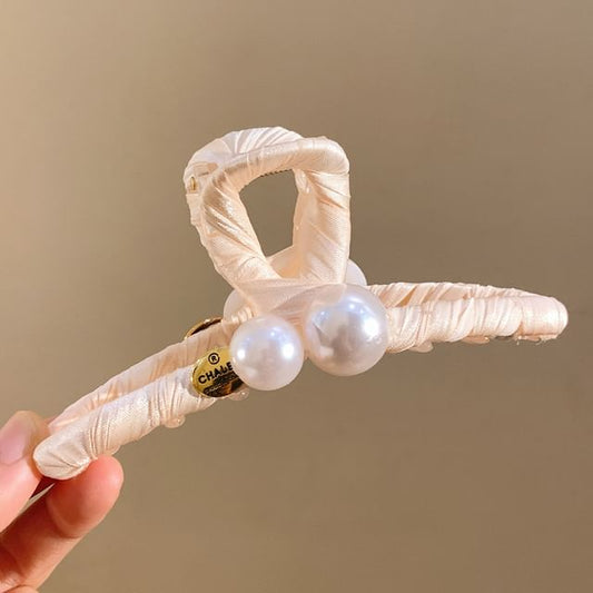 Faux Pearl Claw Hair FashionChic