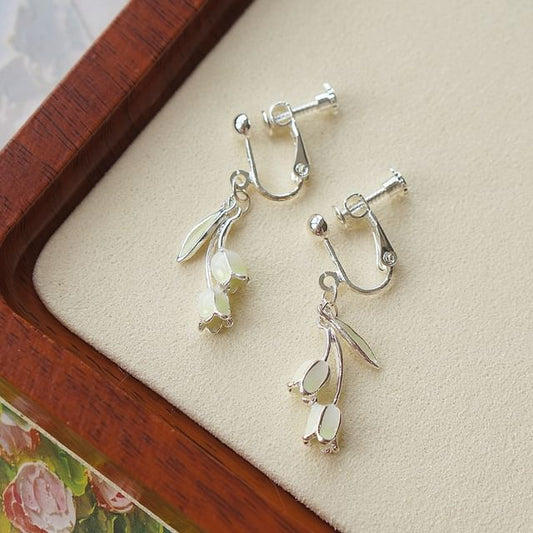 Dangle Tulip Clip / Earring On FashionChic