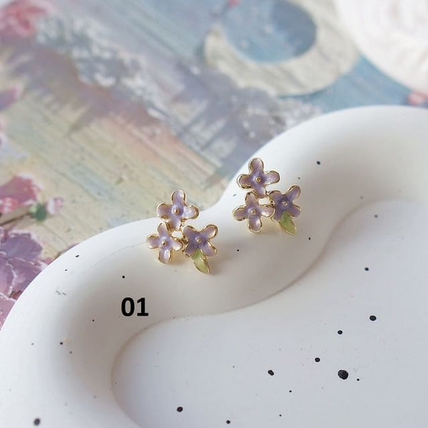 Clip Stud Earring Floral On / FashionChic