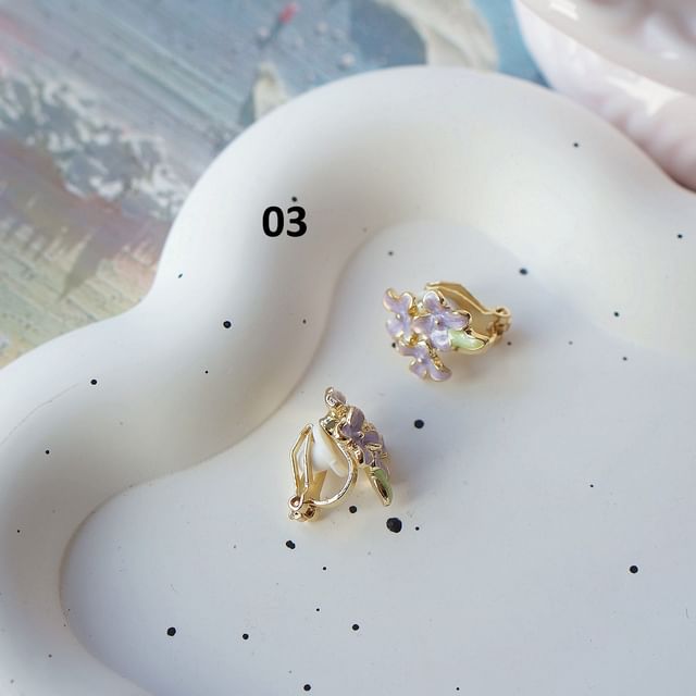 Clip Stud Earring Floral On / FashionChic